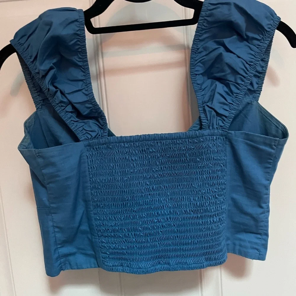 Abercrombie & Fitch structured‎ blue top smocked back puff sleeve medium